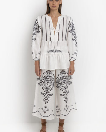 kori linen top white with navy blue embroderie